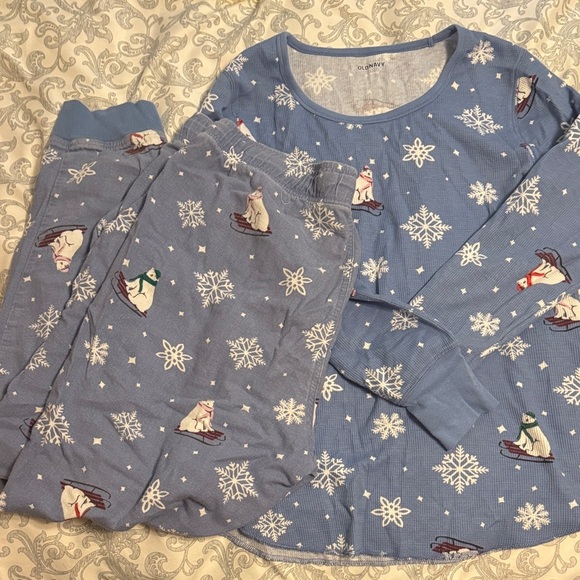 Old Navy Other - Old Navy Christmas Pajama Pants and Top with Polar Bear Print